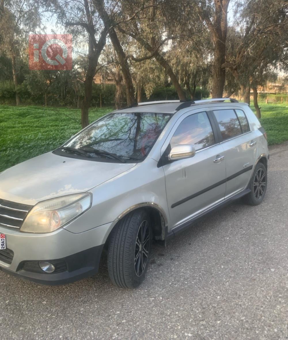 جيلي MK كروس